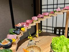 -山川小町·极番烧肉(新地假日广场店)
