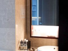 -上海龙之梦万丽酒店