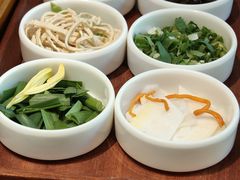 -良米山·云南野生菌过桥米线(上海首店)