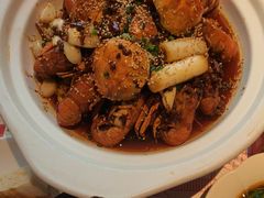 -肥肥虾庄·金牌油焖大虾(汉街SKP店)