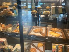 面包甜点陈列柜-星巴克(长沙麓南广场店)