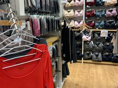 -优衣库(郑州丹尼斯大卫城店)