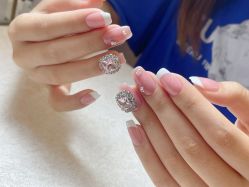 -Face Score美甲美睫皮肤管理