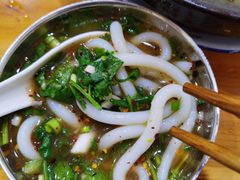 酸菜肉片米线-贵州沾水米线(学田湾店)