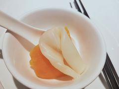 雪莲花胶炖木瓜-尚一汤 广东炖汤(金桥国际店)
