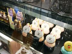 -LINE FRIENDS Garosu-gil Flagship Store