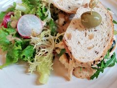 香草鸡肉牛油果三明治-COMMUNE幻师(五角场店)