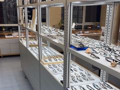 -无奔眼镜·蔡司·依视路授权店(朝阳大悦城店)