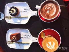 -UNI UNI(环亚凯瑟琳店)