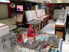 -美式眼镜·授权蔡司.依视路.尼康.豪雅.明月(人民广场店)