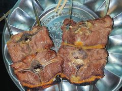 -烤肉小伙烤肉店