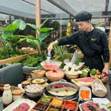 武汉太超前了 服务生颜值都这么高了吗⁉️