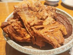 特色大铁锅烀腔骨-95号酱骨·一块豆腐(展春园西路店)