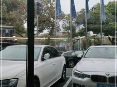 -上海宝信宝马4S店