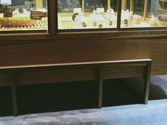 面包甜点陈列柜-啊噗吐呦现场烘焙(麦凯乐店)