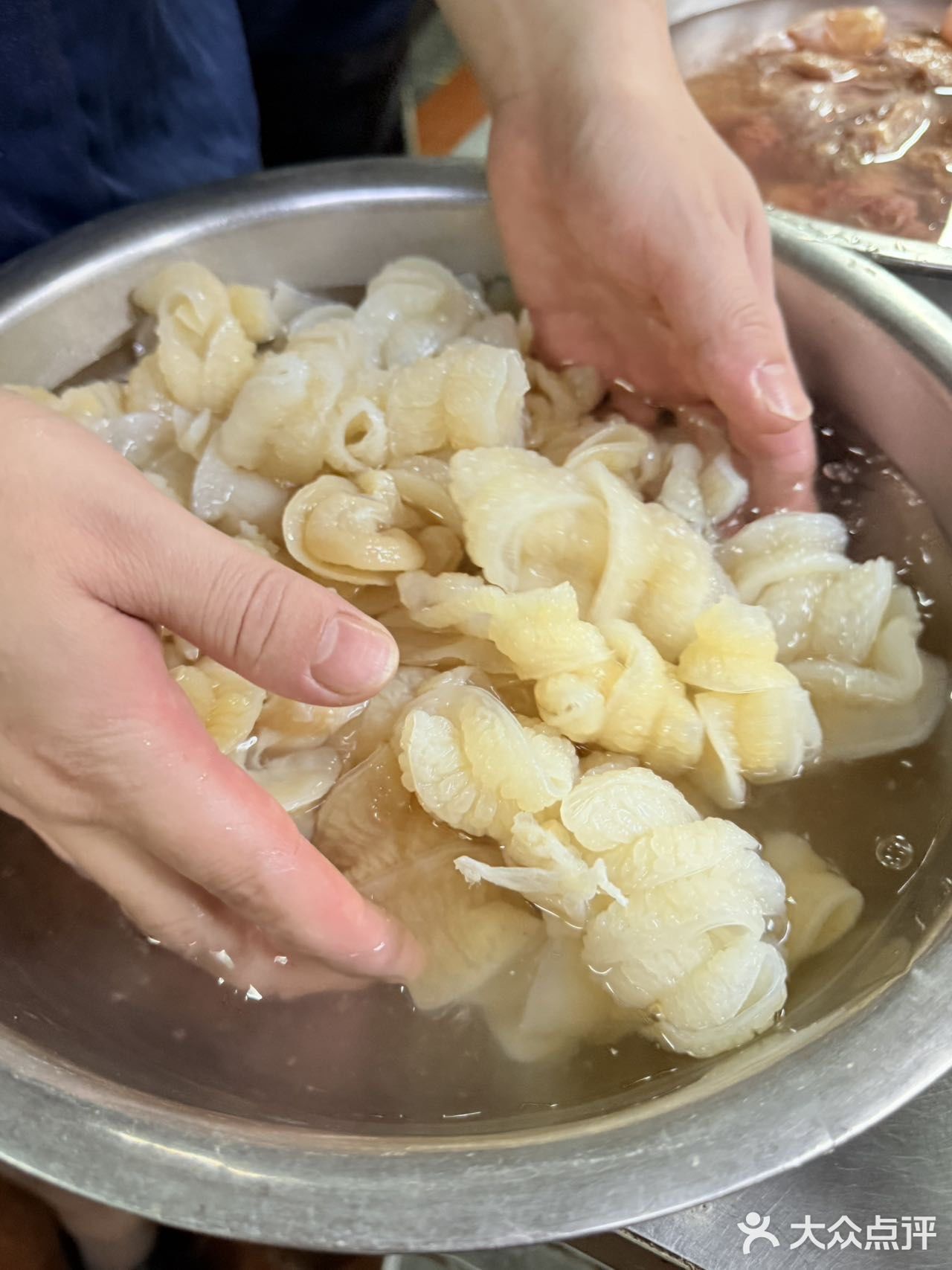 员村深夜鱼市现场！凌晨1点还在爆满的鲜货食堂