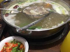 -乡土黄·鲜牛肉火锅·小龙虾(兴业街店)