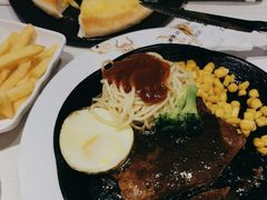 -汤姆家的牛排意面披萨(新城市广场店)