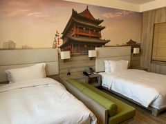 -西安大雁塔科技大学地铁站亚朵酒店