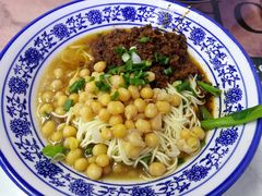 -渝之汇牛肉豌杂面