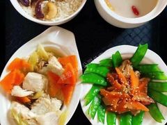 -臻爱住家月嫂育儿嫂(万达店)