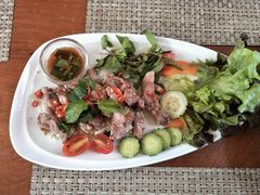 -Chom Cafe and Restaurant