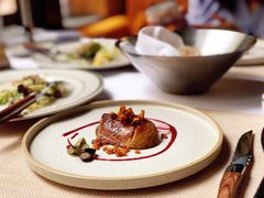 鹅肝塔配竹炭吐司佐树莓果酱-93Club·法餐厅