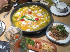 -山城外·非遗酸菜鱼(新都汇融店)