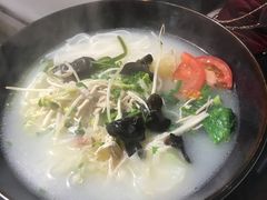-蒙小妹骨汤饭.米线(新光路店)