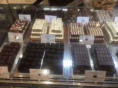 -VENCHI 闻绮(北京国贸商城店)