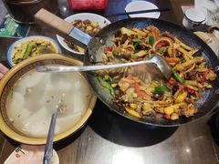 -富正毅三下锅·湘西韵味(天门山索道店)
