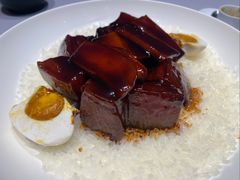 咸蛋目鱼红烧肉-屋里厢上海菜馆