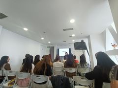 -金夫人化妆摄影职业培训学校