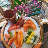 这是我吃的品种最丰富的自助餐，价格还不贵