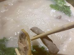 -尚尚仙·酸汤猪手·猪肚鸡火锅(华联万柳购物中心店)