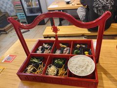 -勺子米线·云南传统小吃市集(四方街店)