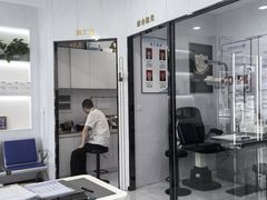 -光明眼镜·蔡司授权(徐泾店)
