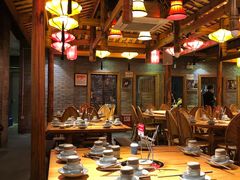 大堂-野山舂·贵州现舂酸汤火锅(鸿通城店)