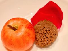 象形点心&nbsp;苹果&nbsp;平平安安，核桃&nbsp;和和美美-北京饭店谭家菜