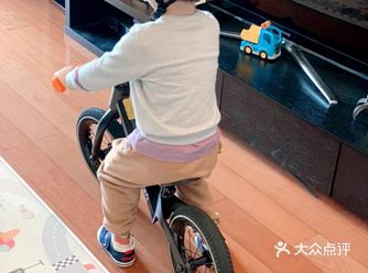 提升宝宝的运动积极性，可爱的平衡车