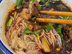 招牌牛肉米线-山城盅盅面