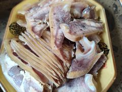 -黄利砖万峰林布依特色酸笋牛肉馆