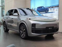 -理想汽车(世纪汇店)