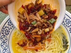 -李与白包子铺(桐梓林店)