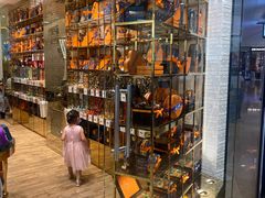 -VENCHI 闻绮(广州太古汇店)