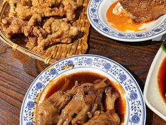 -爆炸头阿姨小四川正宗川味小吃(无任何分店)