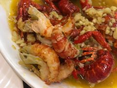 -扒虾小妹儿麻辣海鲜(宏图街店)