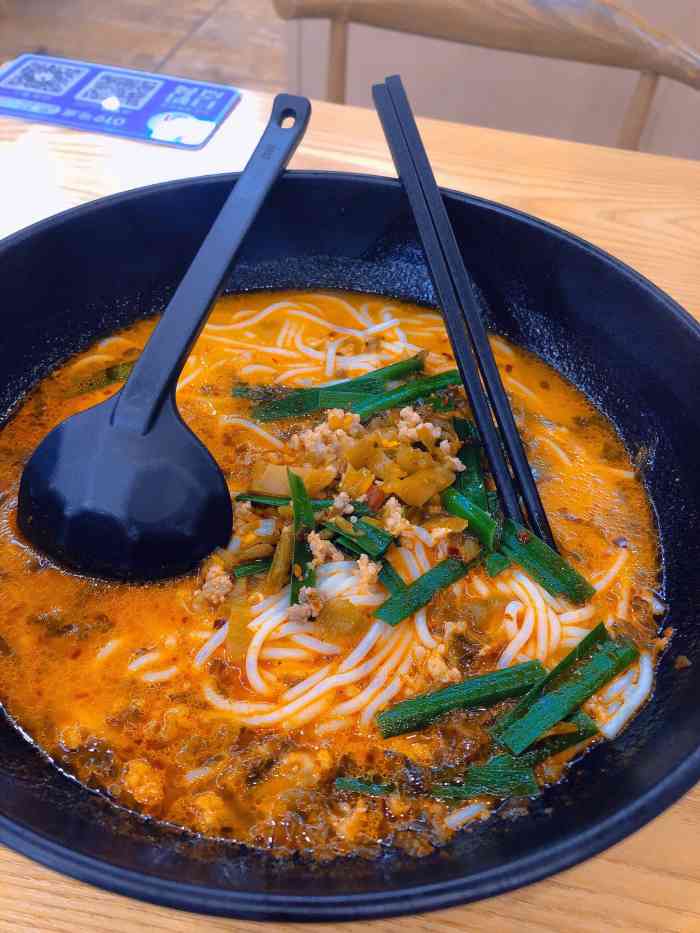 小锅米线」微辣 量很足价格也实惠 在店还可以加粉丝群可以送珍珠奶茶