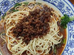 -渝之汇牛肉豌杂面
