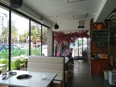 靠窗位-三头牛·潮汕牛肉生蚝火锅 (夏湾店)